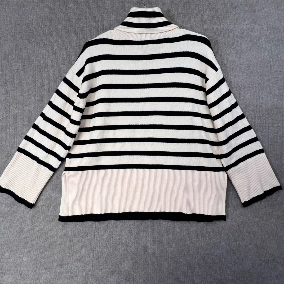 Striped Turtleneck Sweater Relaxed Fit Black White XL Viscose Cozy Oversized