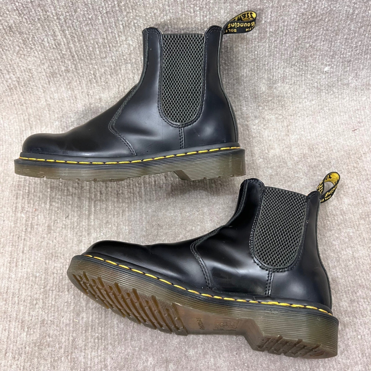 Dr Martens 2976 Chelsea Boots Black Leather Elastic Side Pull Tab Women's 5