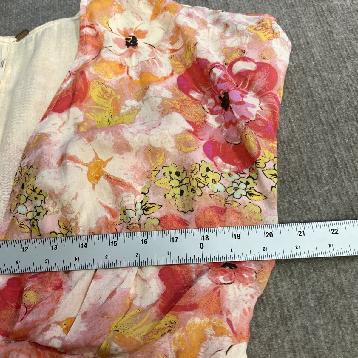 Free People - Women's Pink Floral Print - Deep V Neck - Size Small