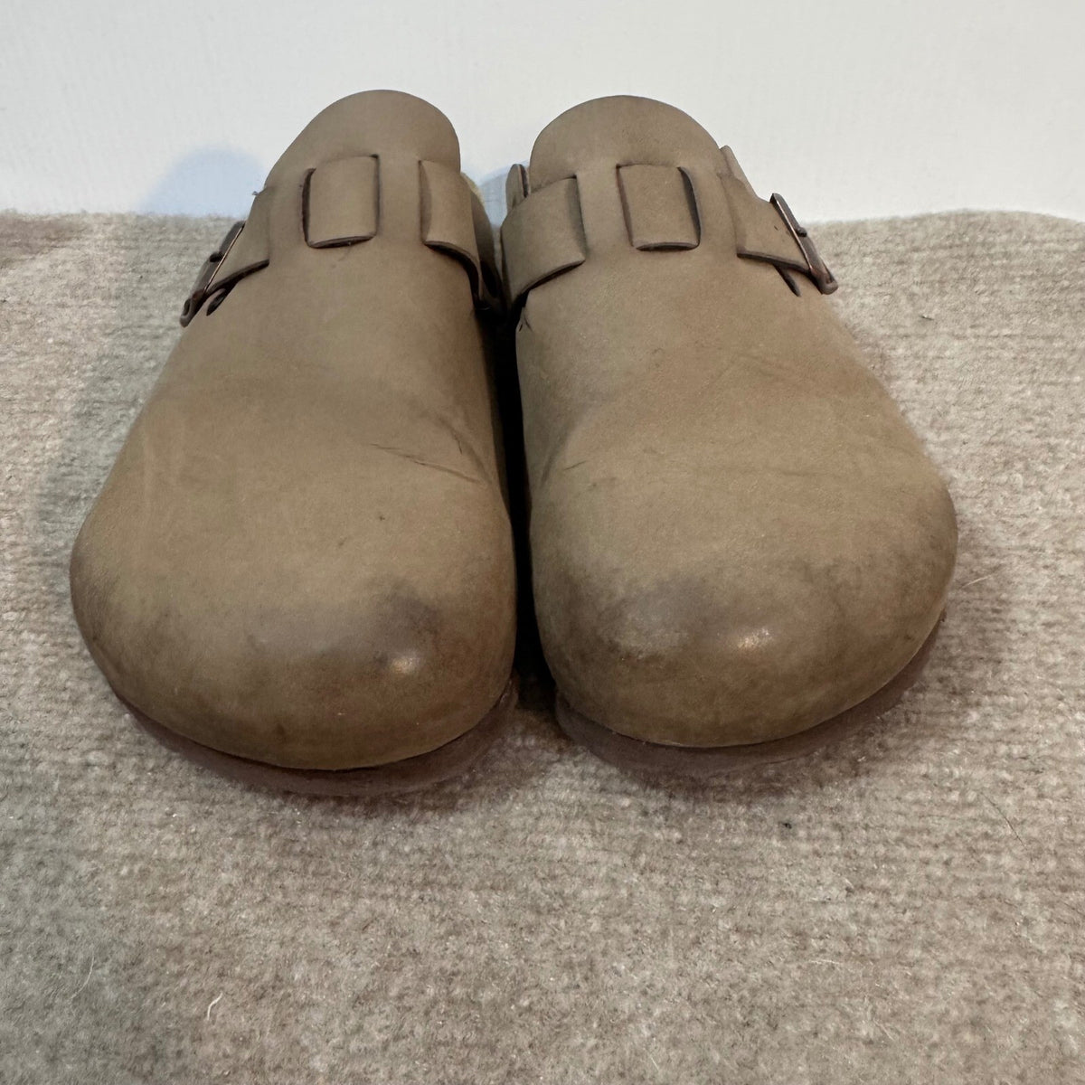 Cushionaire Lane Cork Footbed Clogs Womens 10W Brown Faux Suede Buckle Mules