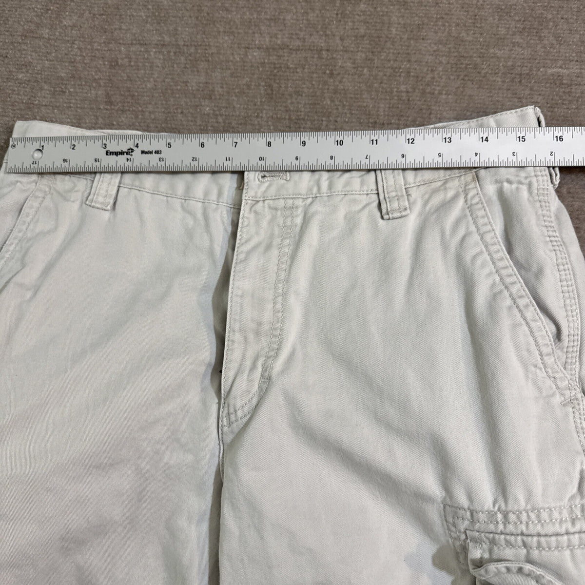 Izod Men Khaki Cargo Shorts 32 Waist 10” Hook And Loop Pocket