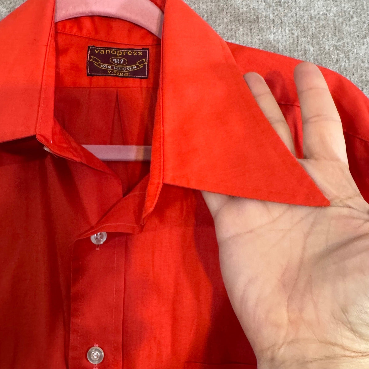 Vintage Van Heusen 417 V-Taper Mens M Red Dress Shirt Long Sleeve Retro USA Era