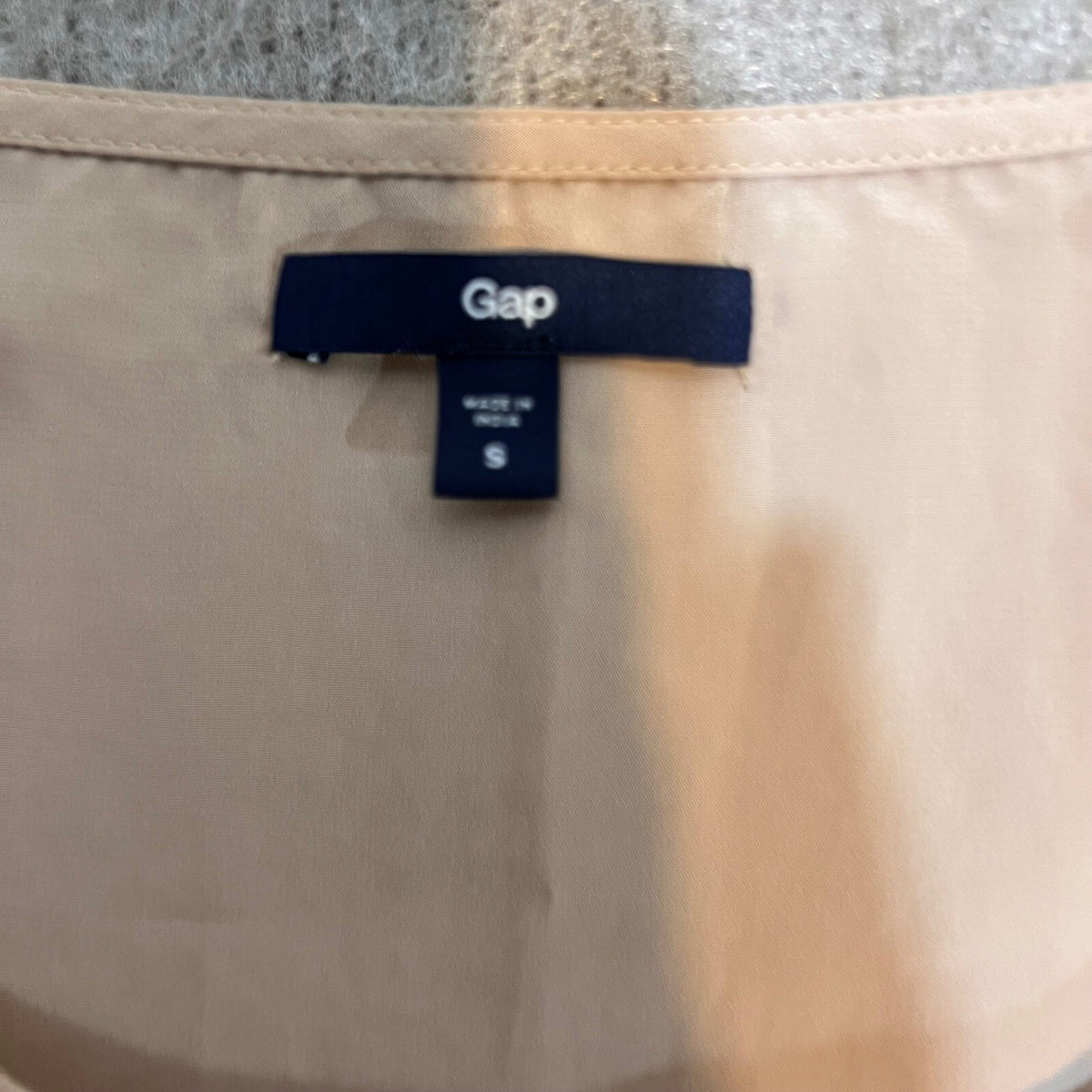 Gap Ruffle Hem Short Sleeve Blouse Womens Small Tan Pleated Flutter Sleeve Chic
