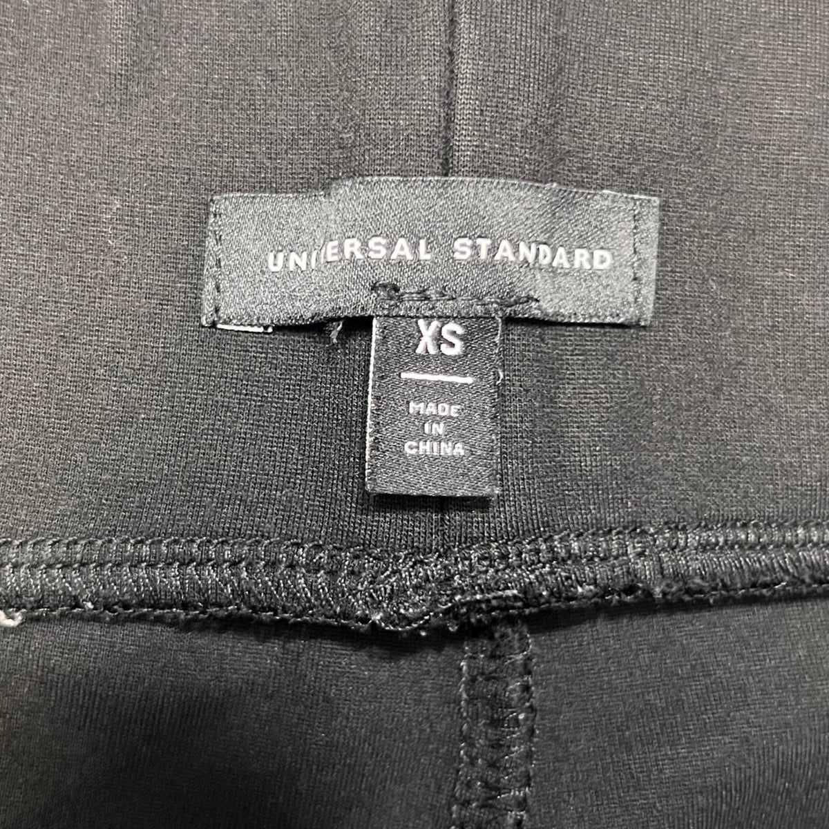 Universal Standard Black XS Cropped Pants Zip Pockets Casual Athleisure Trousers