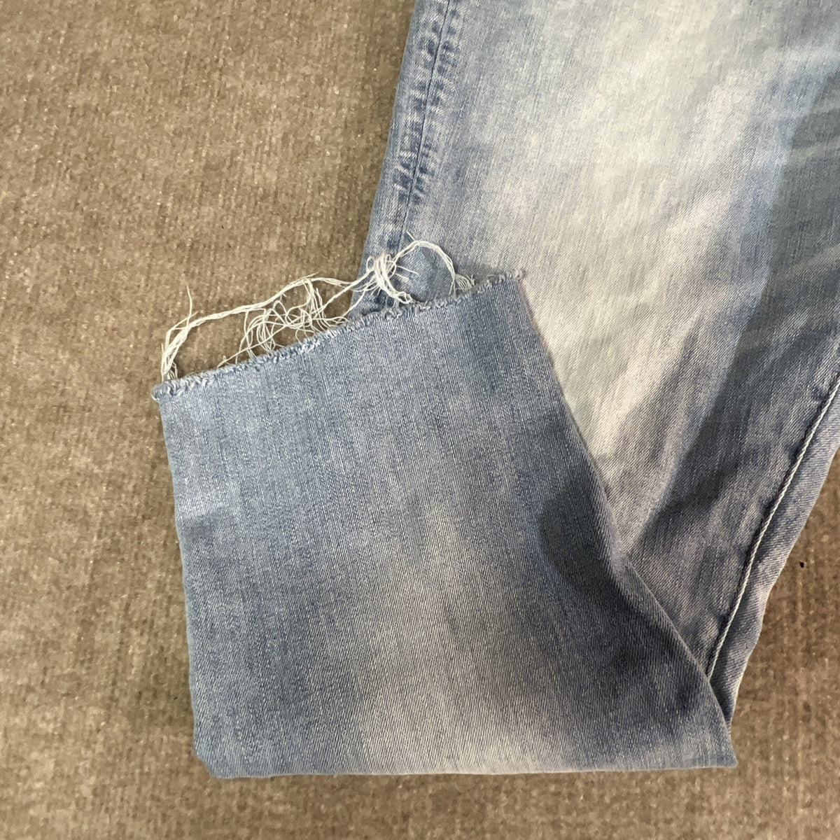 American Eagle Men’s 38x30 Jeans Airflex+ Temp Tech Original Straight Distressed