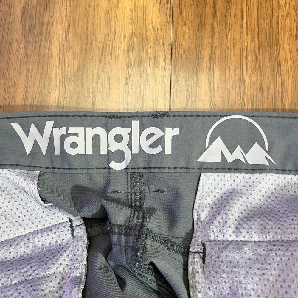 Wrangler Outdoor Cargo Shorts Mens 42 Gray Lightweight Quick Dry Gorpcore