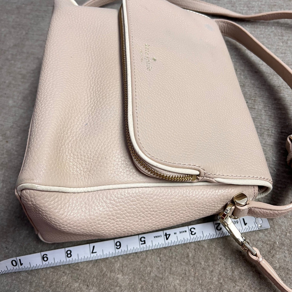 Kate Spade Pebbled Leather Crossbody Bag Women Beige Tassel Flap Purse Flaw