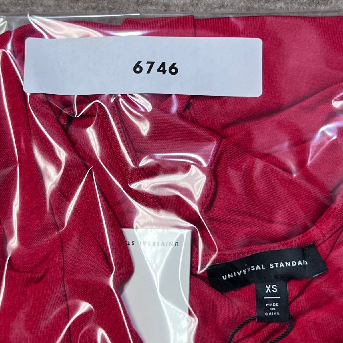 Universal Standard Top Red Jersey Rayon Elbow Sleeve Size XS V-Neck NWT