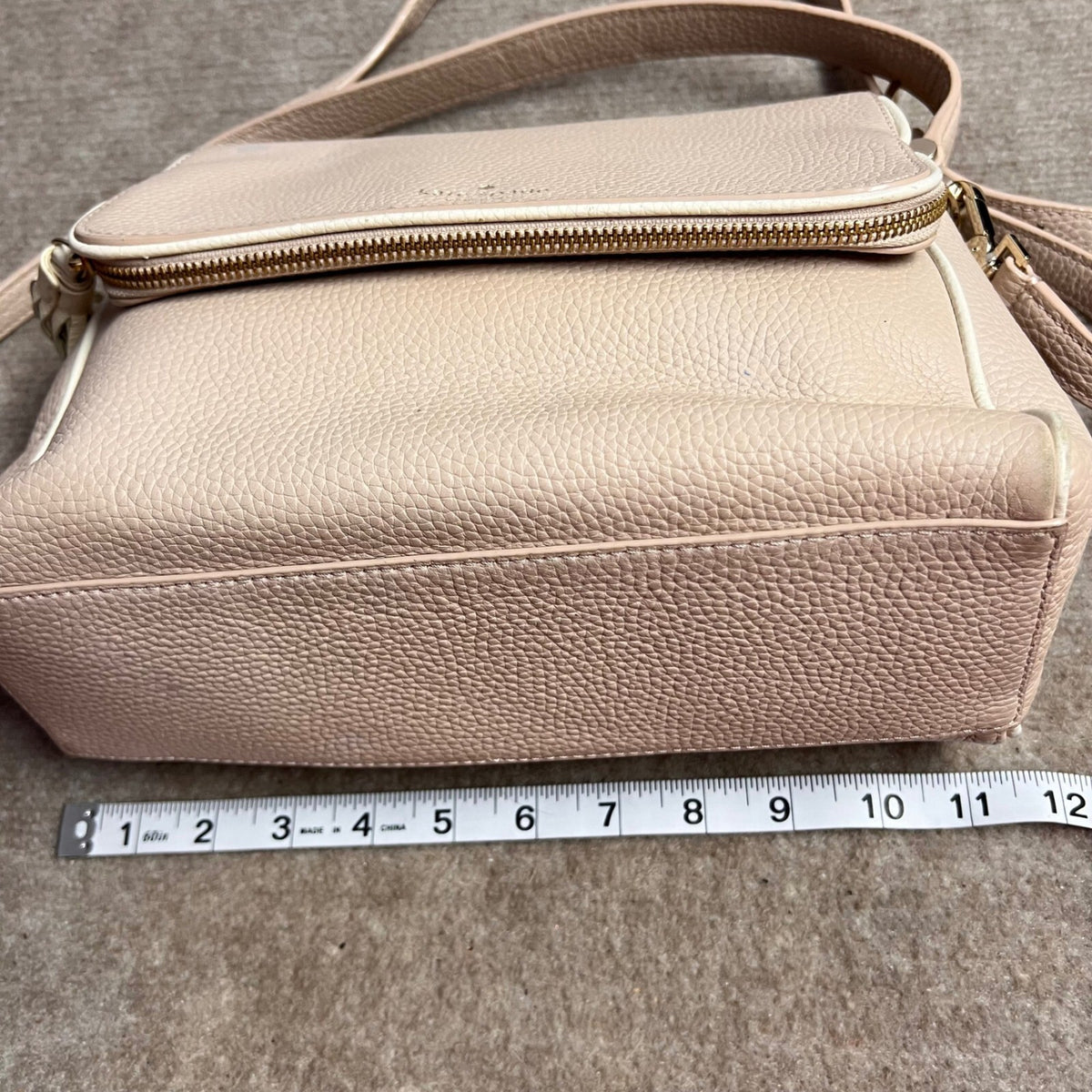 Kate Spade Pebbled Leather Crossbody Bag Women Beige Tassel Flap Purse Flaw