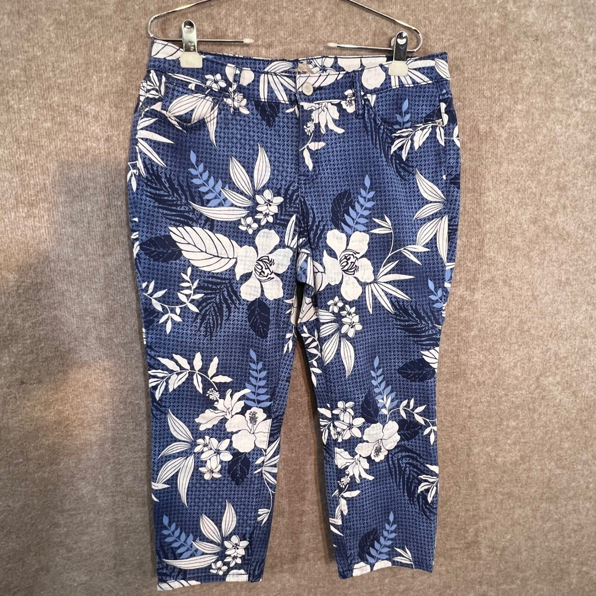 Tommy Bahama Floral Crop Pants Womens 14 Blue White Tropical Stretch Coastal