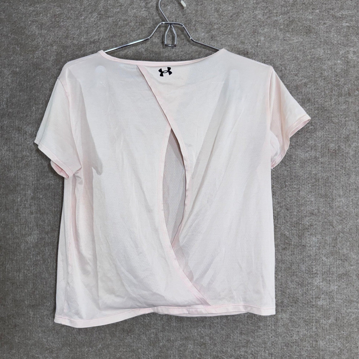 UnderArmour HeatGear T-Shirt Women XS Pink Open Back Short Sleeve Athletic