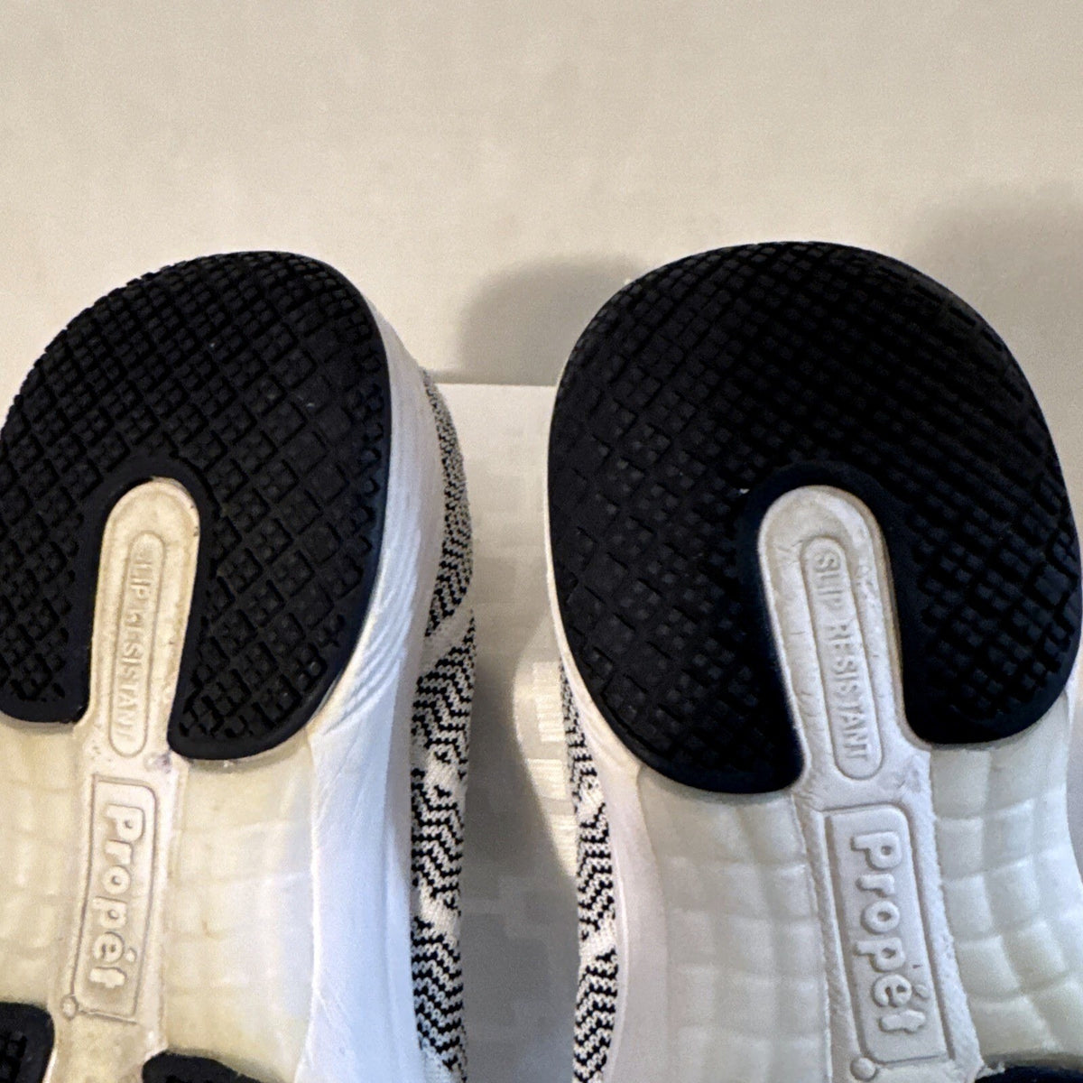 Propet Slip On Slip Resistant Men Size 10 Wide Comfort Washable Sneakers WCS004K