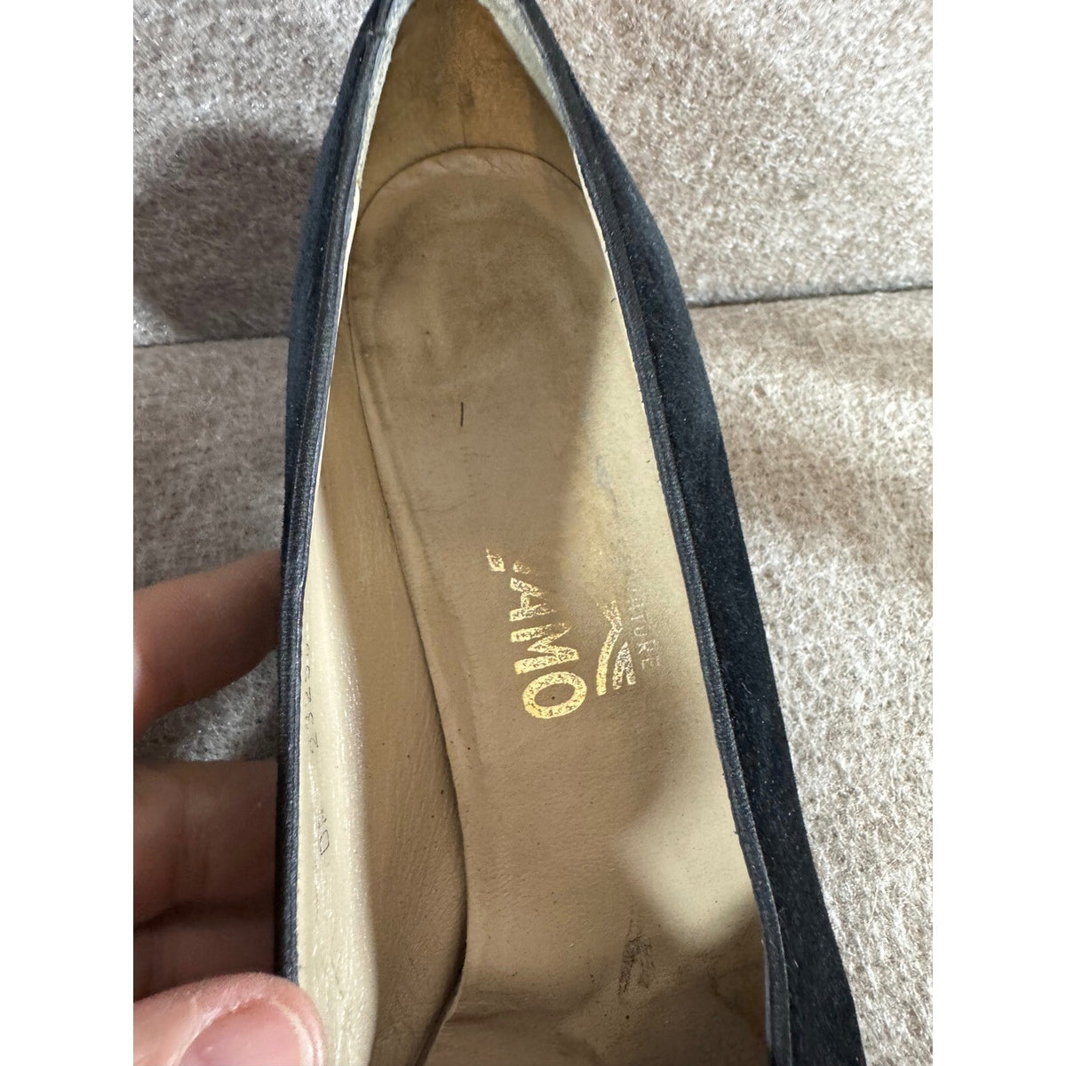 Vintage Salvatore Ferragamo Pumps 9 AA Black Suede Tassel Kitten Heel Italy