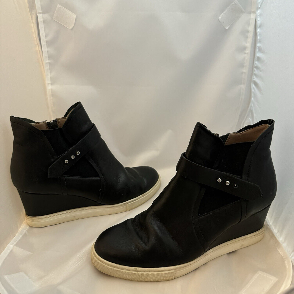 L.Paolo Hidden Wedge Ankle Boots Women 7 Black Leather Buckle Zip Gorpcore